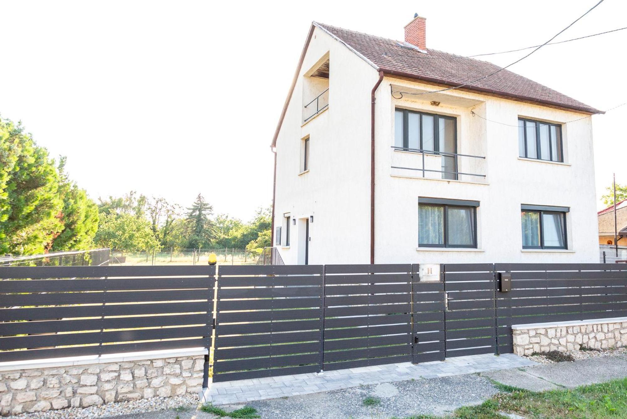 Horvath Apartman Fertőd Екстериор снимка